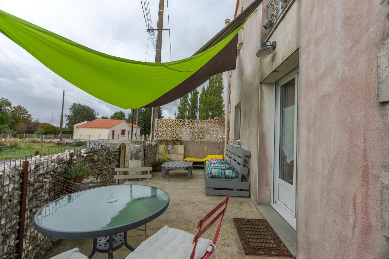 Appartement Accueillant A Mortagne Sur Gironde 45 M² Terrasse エクステリア 写真